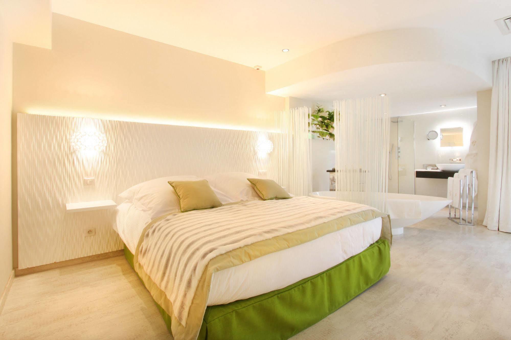 Hotel Les Deux Garcons เอ็ก-ซอง-โพรวองซ์ ภายนอก รูปภาพ