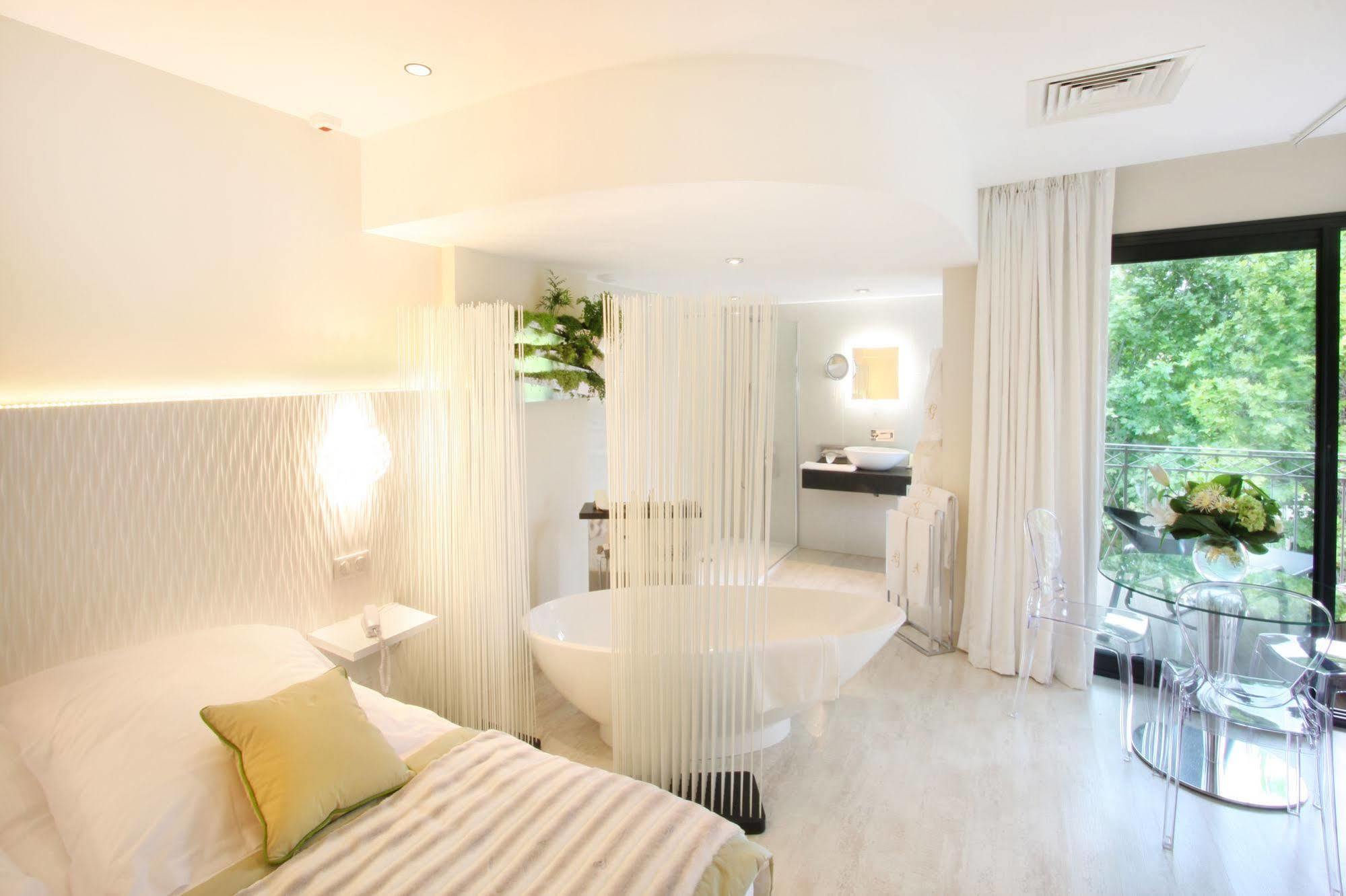 Hotel Les Deux Garcons เอ็ก-ซอง-โพรวองซ์ ภายนอก รูปภาพ