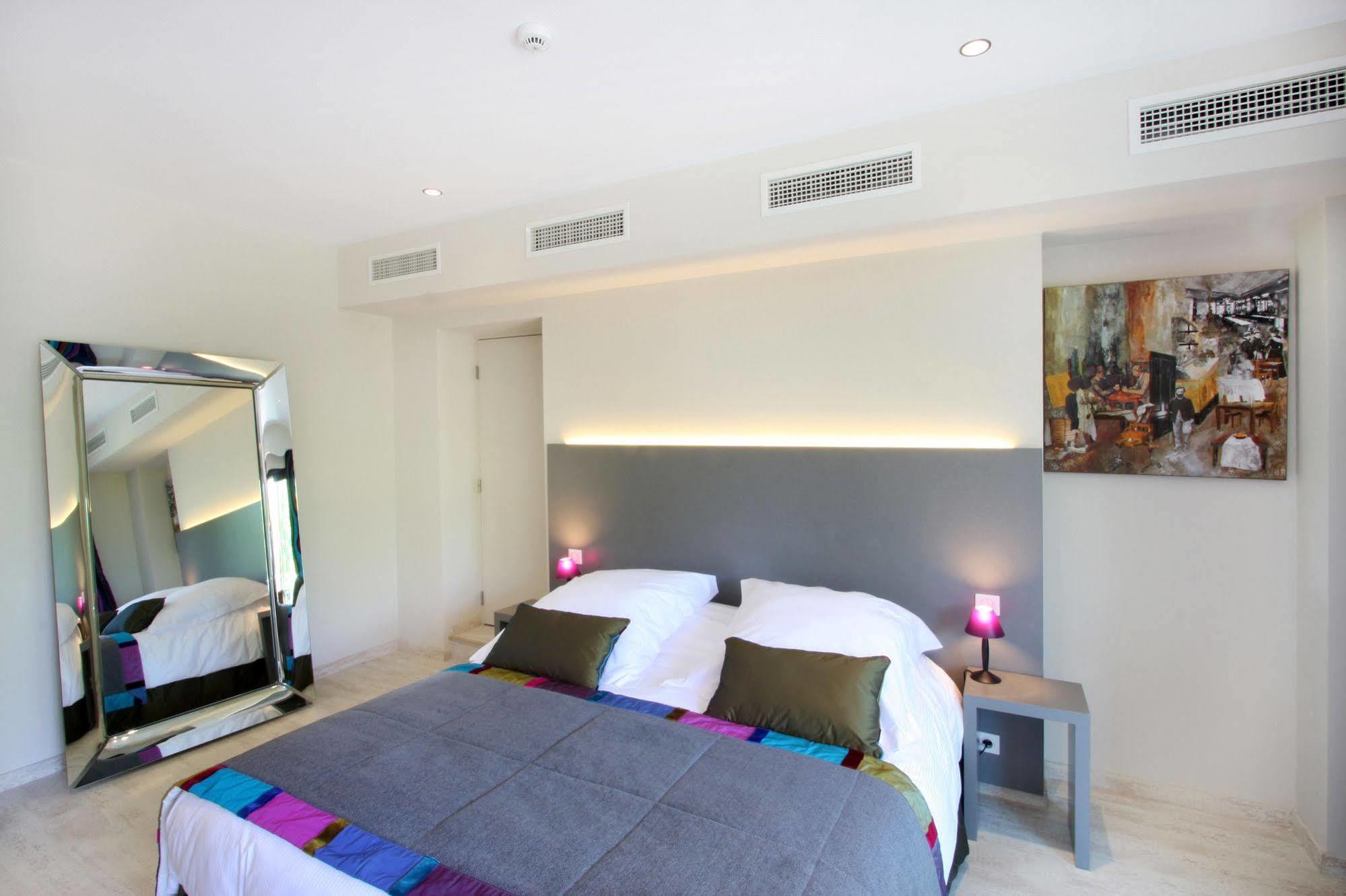 Hotel Les Deux Garcons เอ็ก-ซอง-โพรวองซ์ ภายนอก รูปภาพ