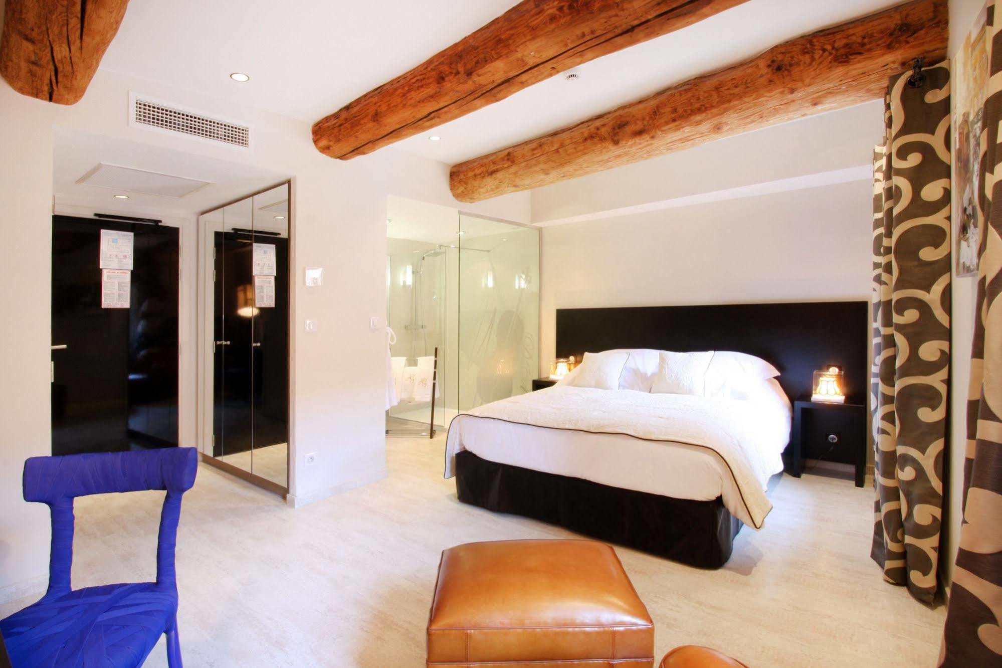 Hotel Les Deux Garcons เอ็ก-ซอง-โพรวองซ์ ภายนอก รูปภาพ