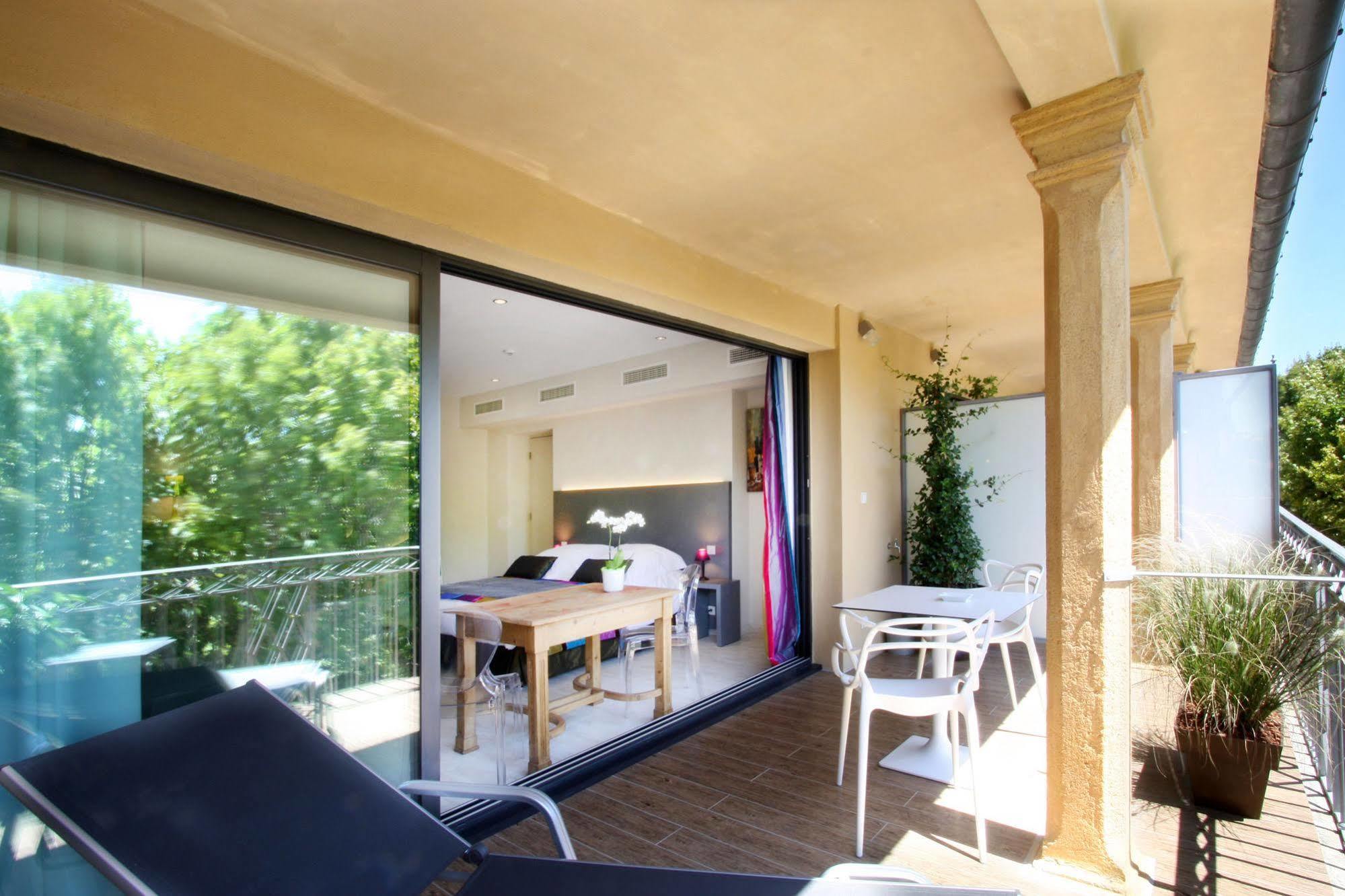 Hotel Les Deux Garcons เอ็ก-ซอง-โพรวองซ์ ภายนอก รูปภาพ