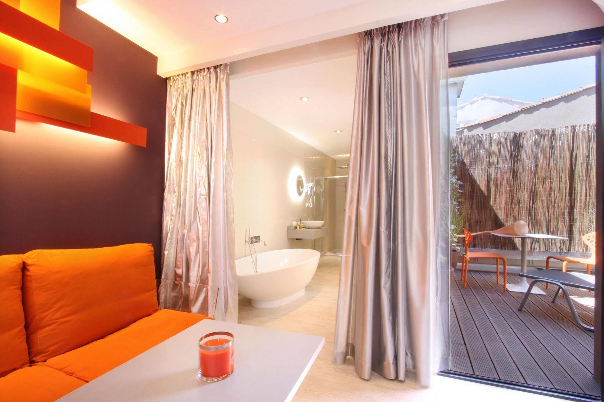 Hotel Les Deux Garcons เอ็ก-ซอง-โพรวองซ์ ภายนอก รูปภาพ